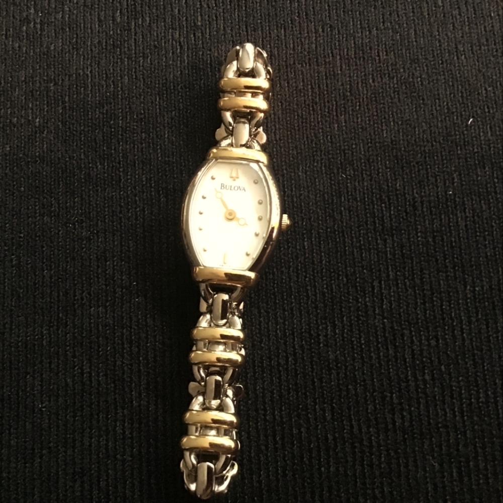 Bulova Vintage Mother of Pearl 2 tone Watch